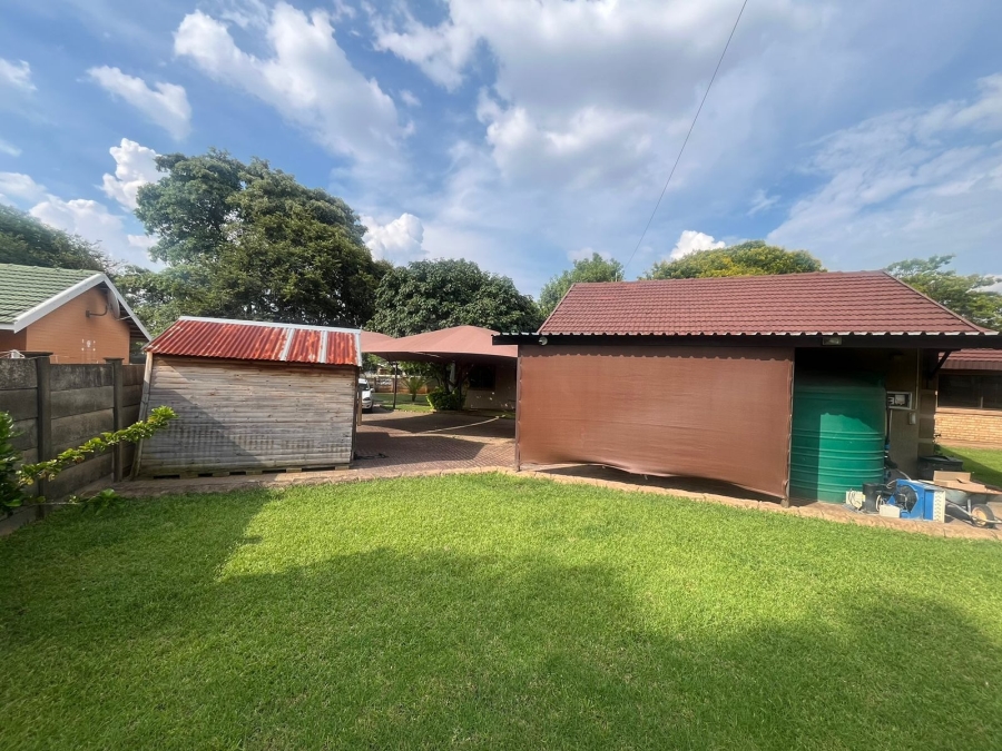 3 Bedroom Property for Sale in Protea Park North West